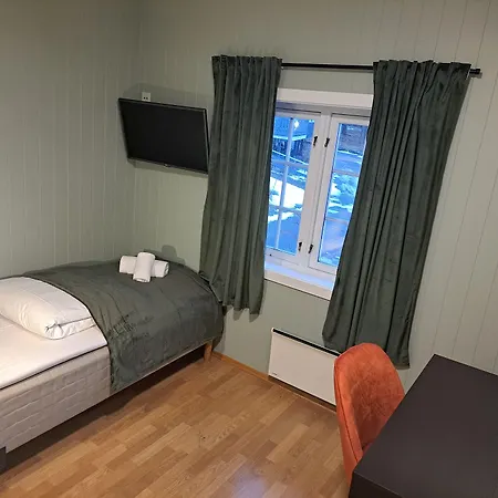 Hotell Tune 3*